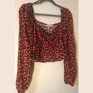XL Francescas floral crop top. Black with red roses.